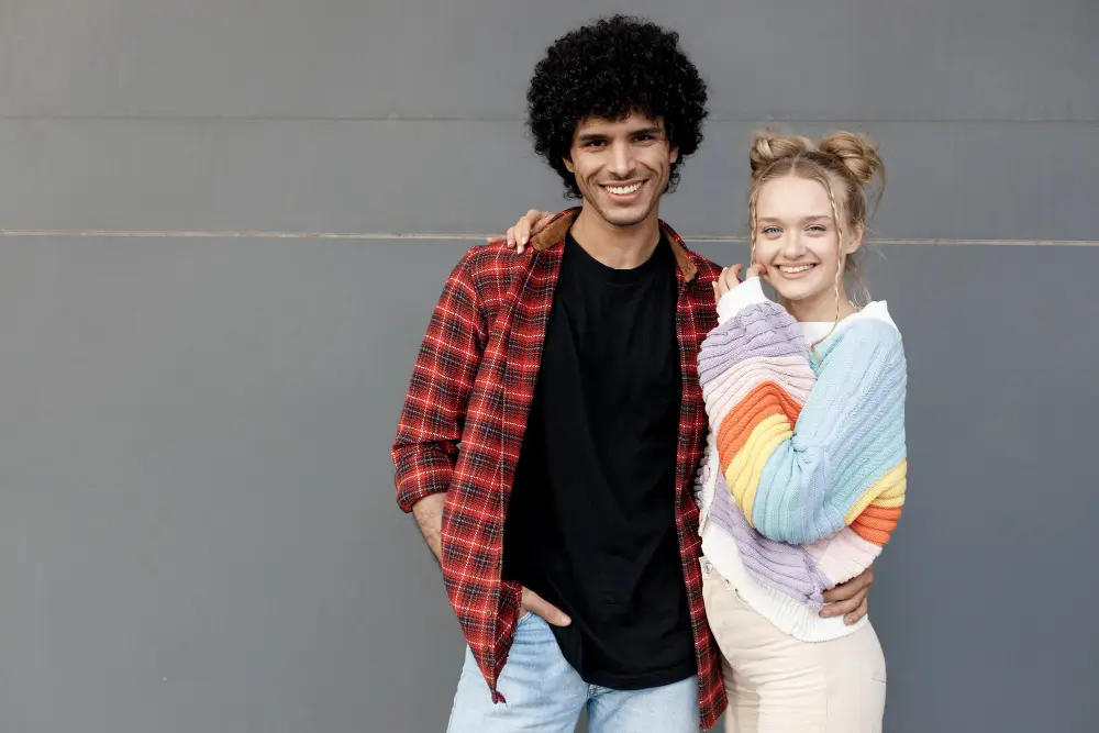 smiling-friends-outdoor-portrait